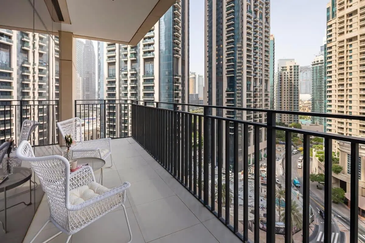 Frank Porter - Boulevard Crescent Dubai United Arab Emirates
